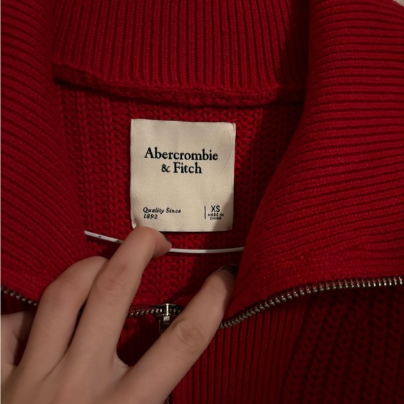Abercrombie, red quarterzip sweater vest - Picture 2 of 2